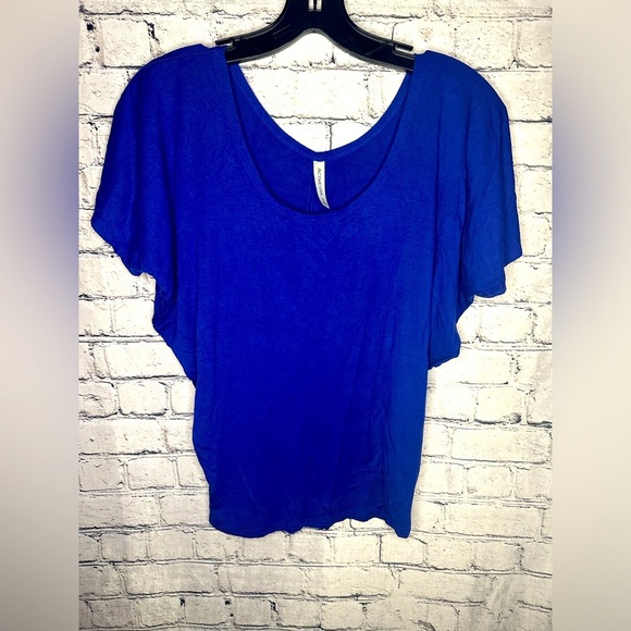 2 TOPS | Blue & White Womens Loose fit Small Active USA & Zenana Outfitters Pair - Picture 15 of 15